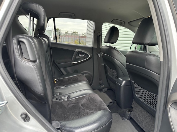 Used Toyota RAV4 2010 for sale - 76227393: Photo 40