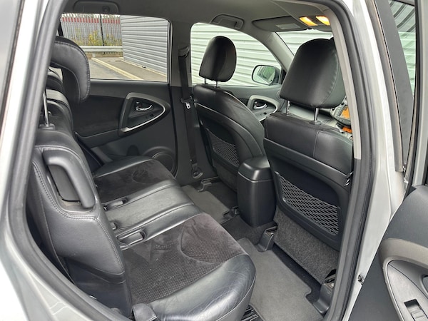 Used Toyota RAV4 2010 for sale - 76227393: Photo 41