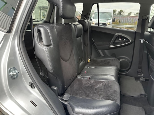 Used Toyota RAV4 2010 for sale - 76227393: Photo 42