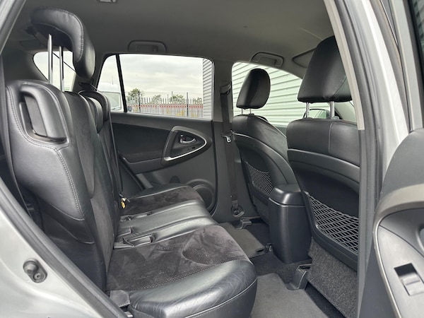 Used Toyota RAV4 2010 for sale - 76227393: Photo 43