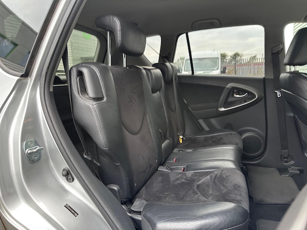 Used Toyota RAV4 2010 for sale - 76227393: Photo 46