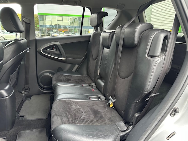 Used Toyota RAV4 2010 for sale - 76227393: Photo 50