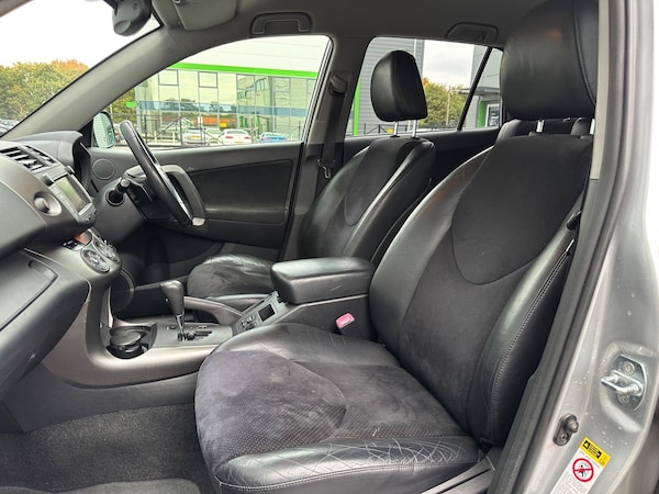 Used Toyota RAV4 2010 for sale - 76227393: Photo 60