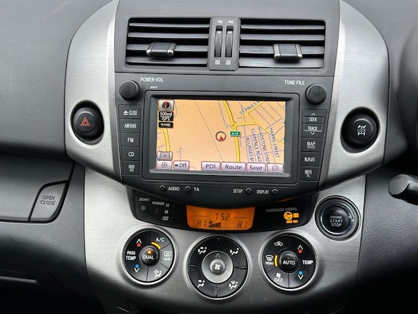 Used Toyota RAV4 2010 for sale - 76227393: Photo 68