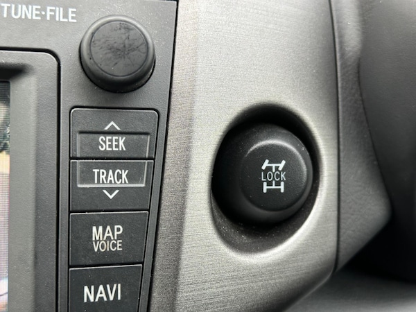 Used Toyota RAV4 2010 for sale - 76227393: Photo 74