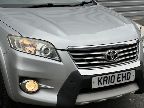 Used Toyota RAV4 2010 for sale - 76227393: Photo 8