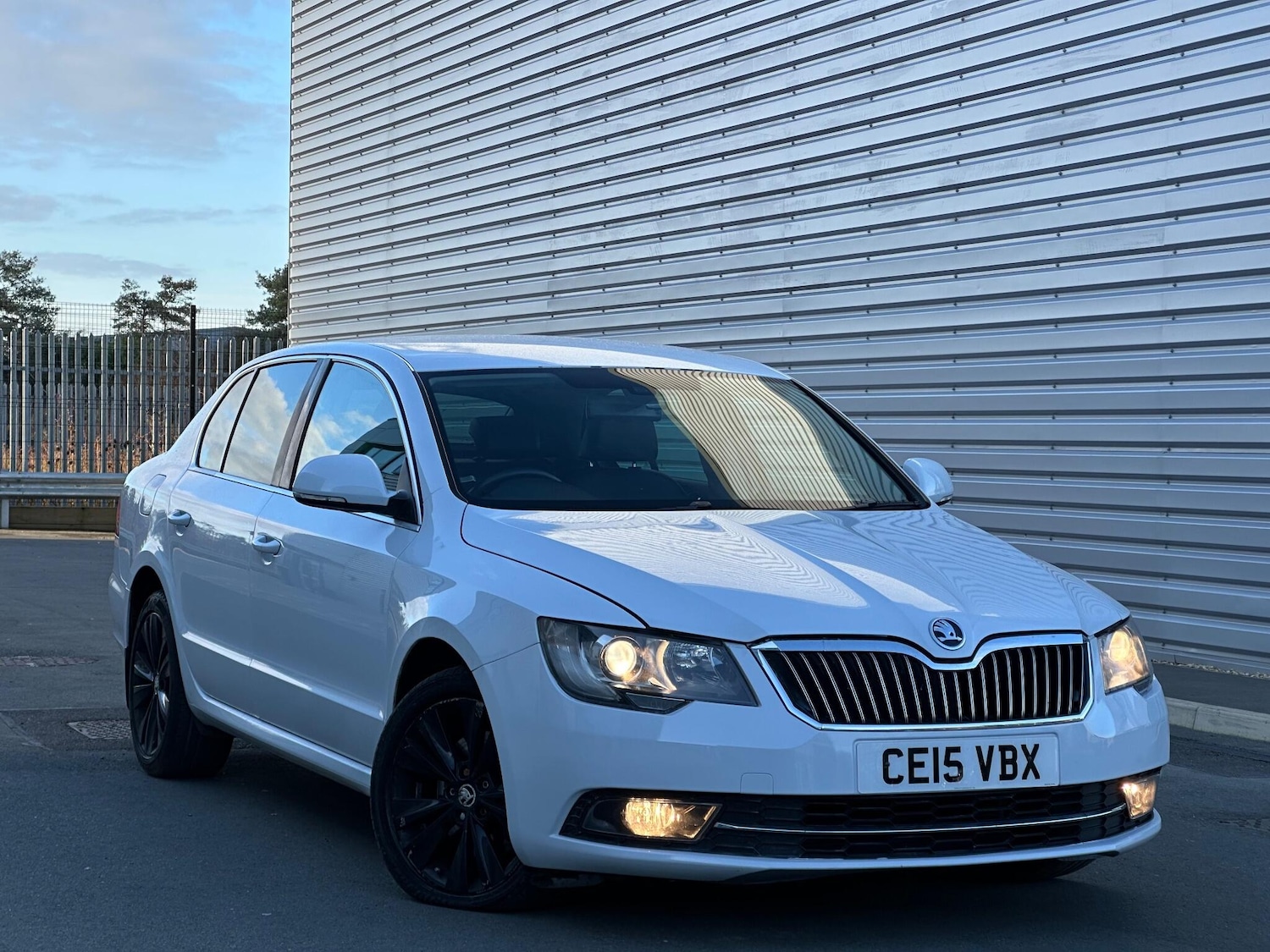 Used Skoda Superb 2015 for sale - 76913573: Photo 2