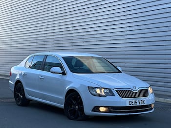 Used Skoda Superb 2015 for sale - 76913573: Photo