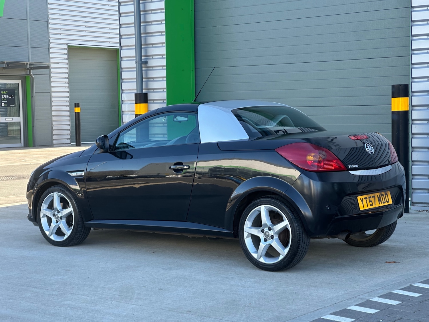 Used Vauxhall Tigra 2007 for sale - 78031821: Photo 8