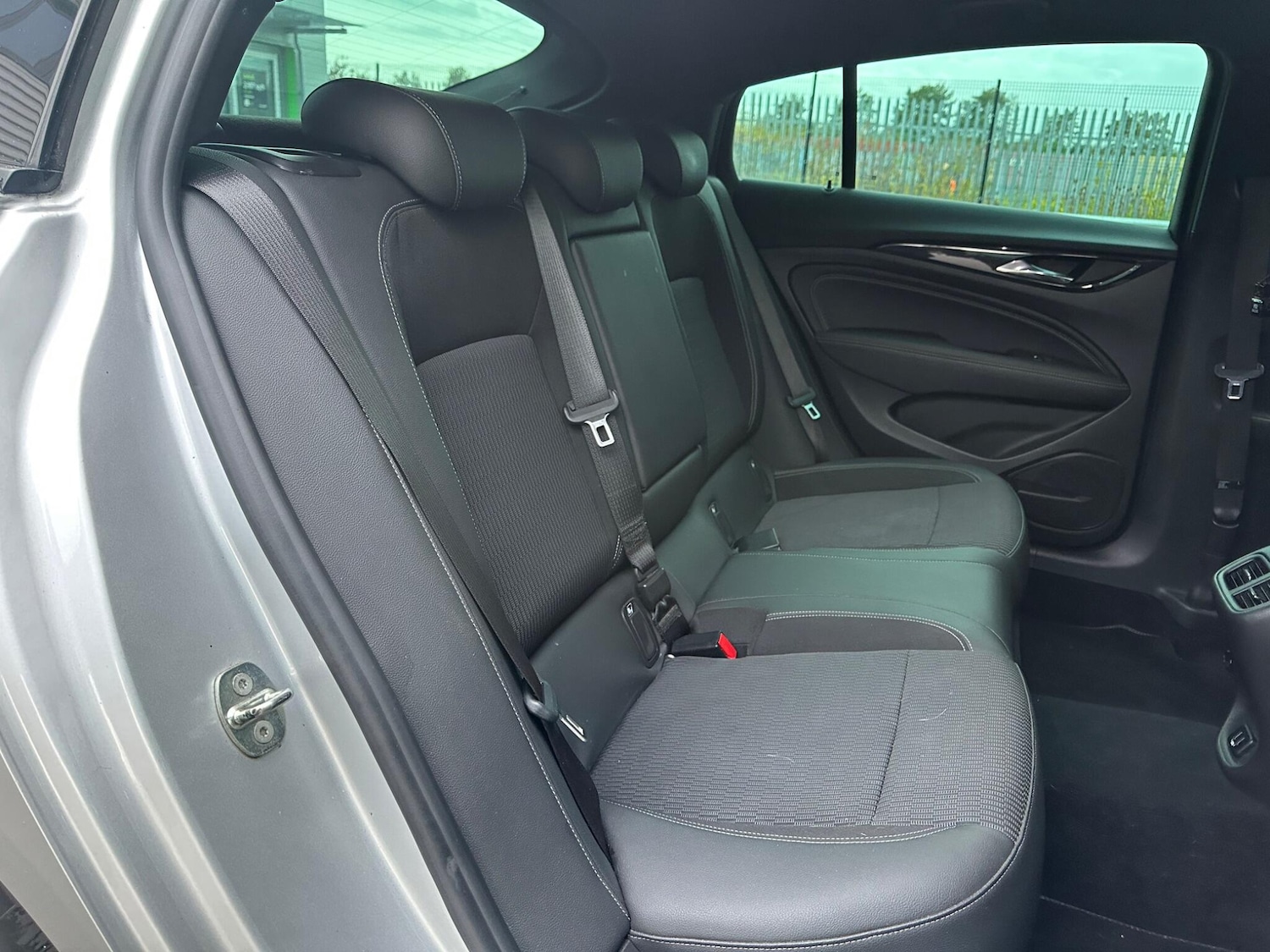 Used Vauxhall Insignia 2017 for sale - 77120644: Photo 35