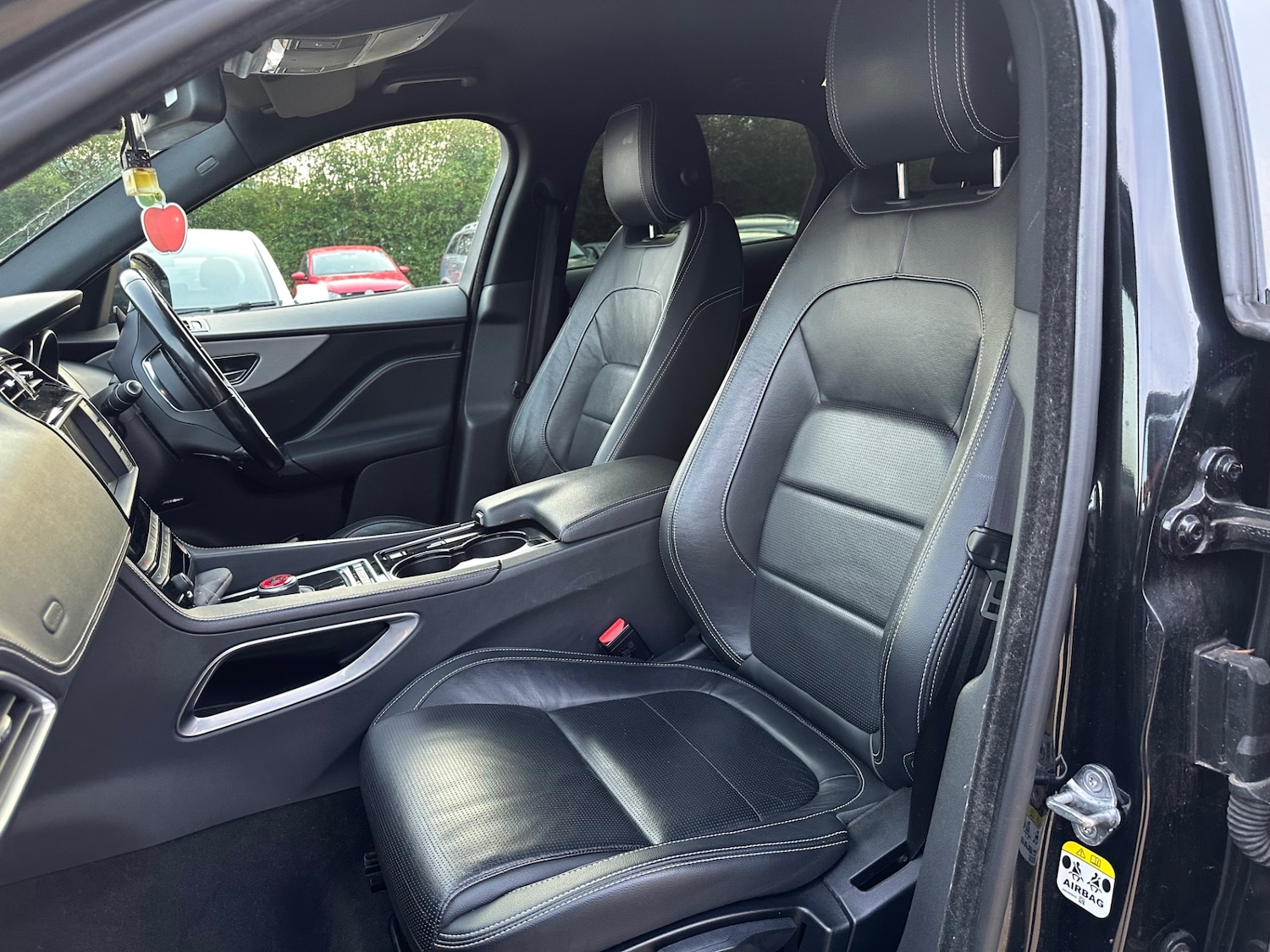 Used Jaguar F-Pace 2016 for sale - 77973064: Photo 24