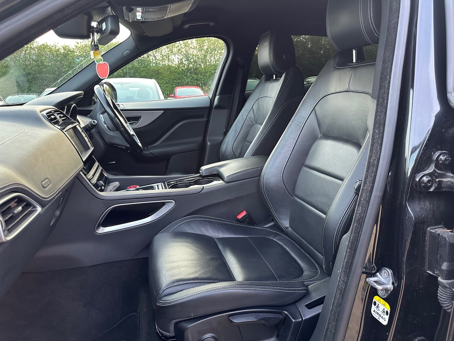 Used Jaguar F-Pace 2016 for sale - 77973064: Photo 25