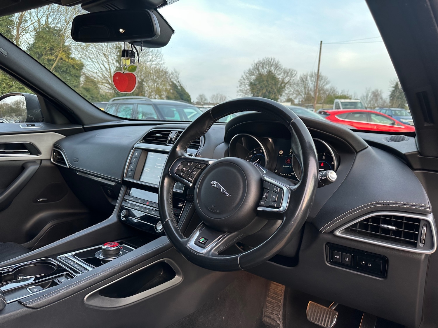 Used Jaguar F-Pace 2016 for sale - 77973064: Photo 28