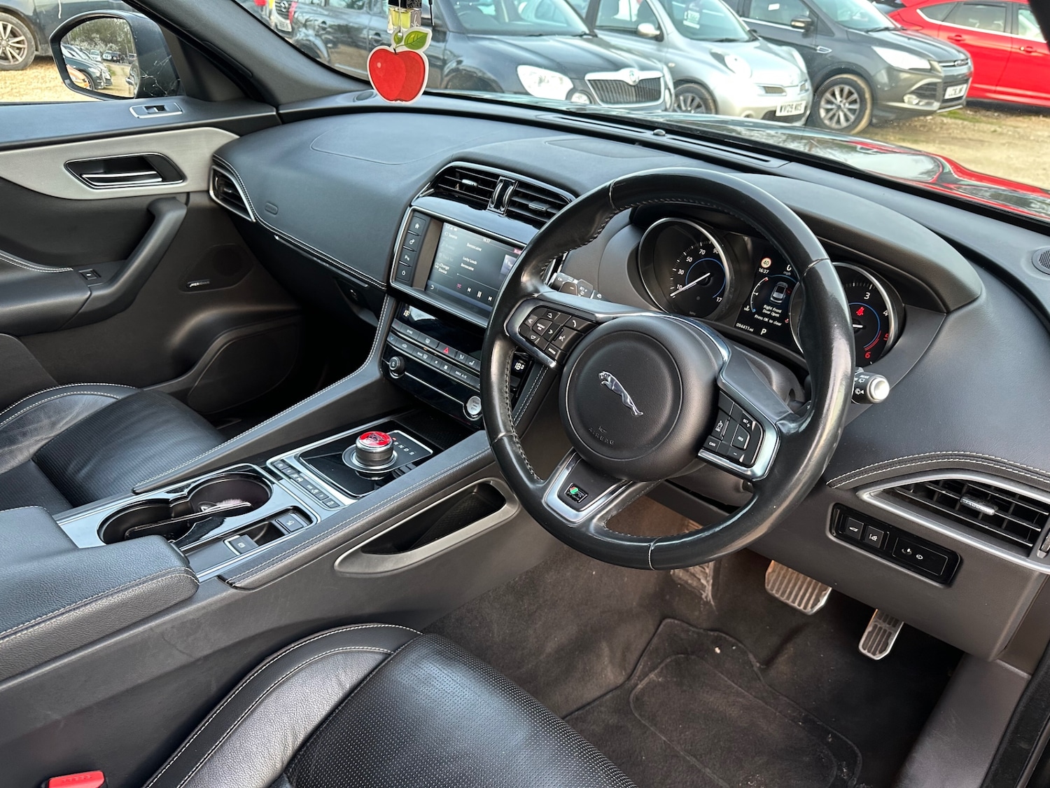 Used Jaguar F-Pace 2016 for sale - 77973064: Photo 29