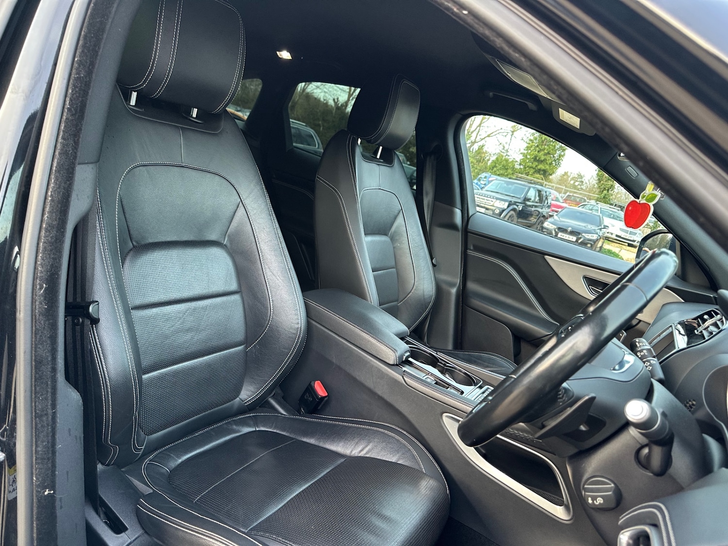 Used Jaguar F-Pace 2016 for sale - 77973064: Photo 31