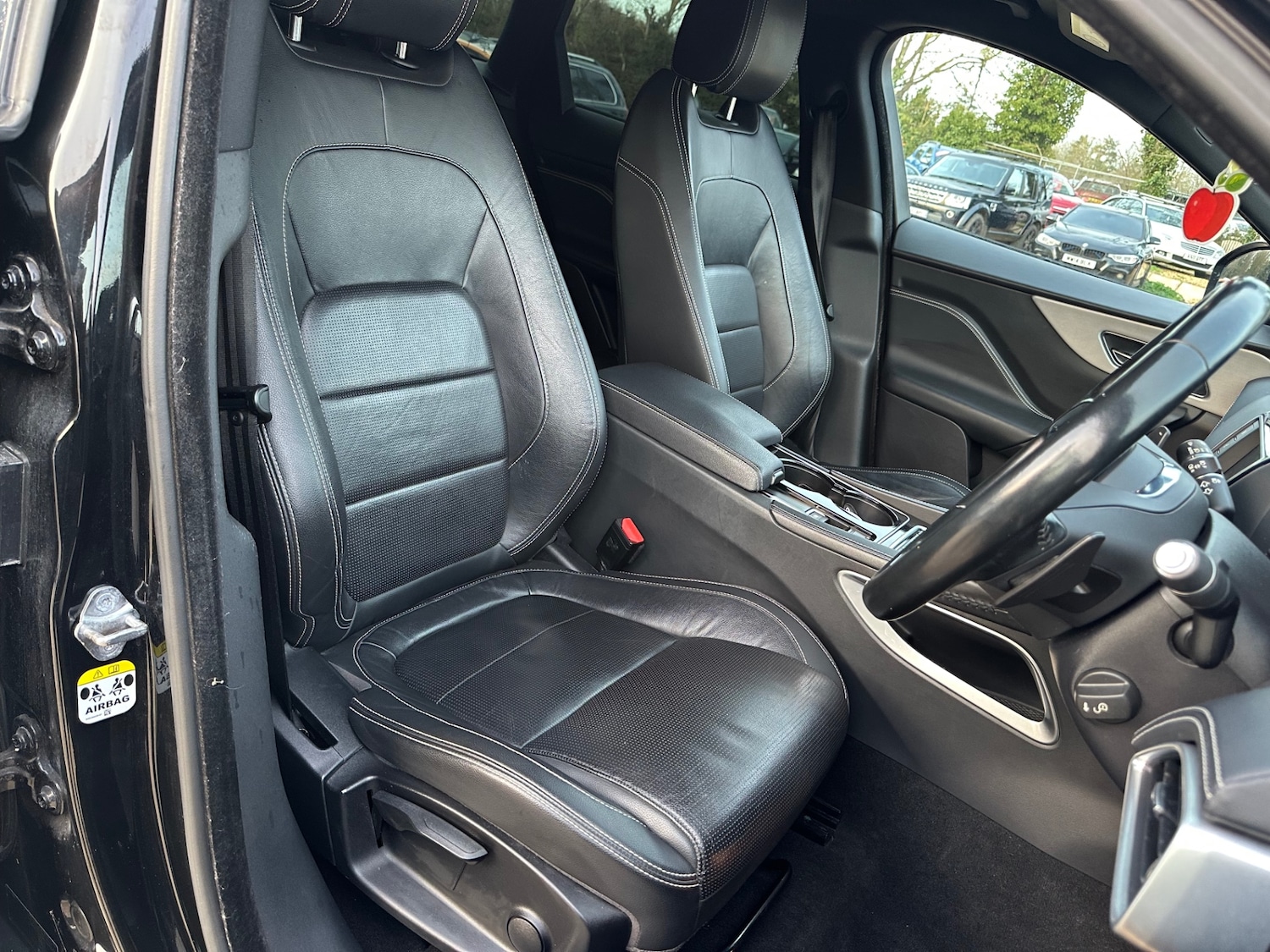 Used Jaguar F-Pace 2016 for sale - 77973064: Photo 33