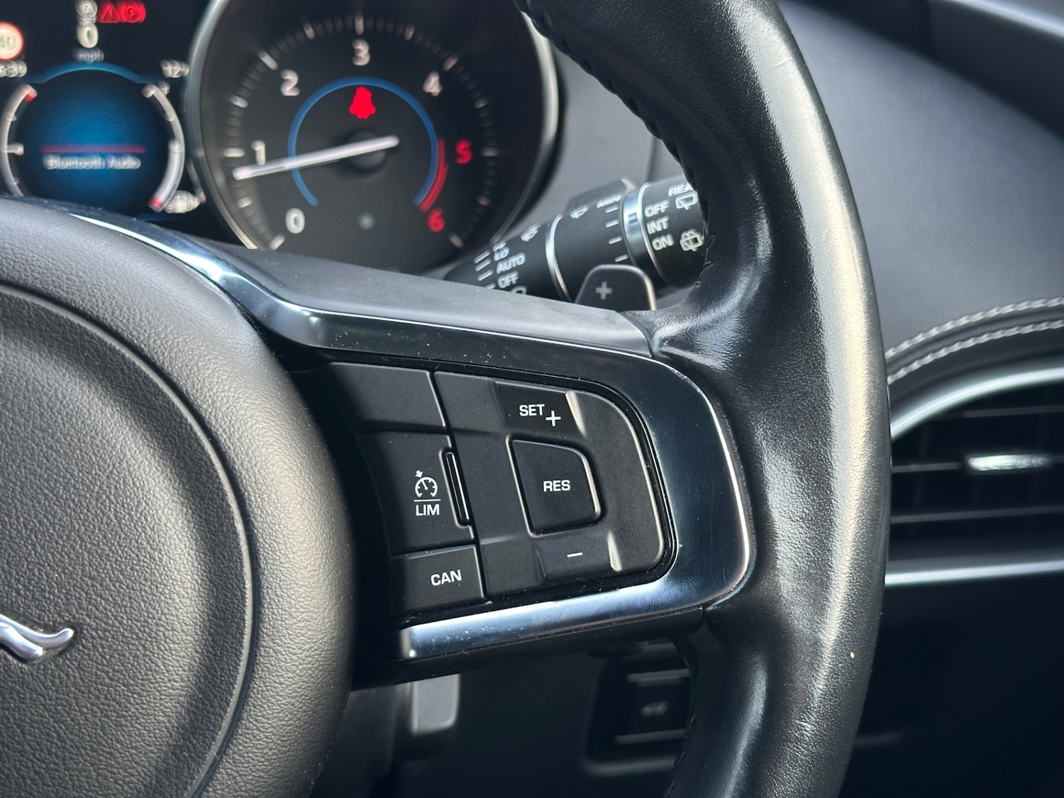 Used Jaguar F-Pace 2016 for sale - 77973064: Photo 36