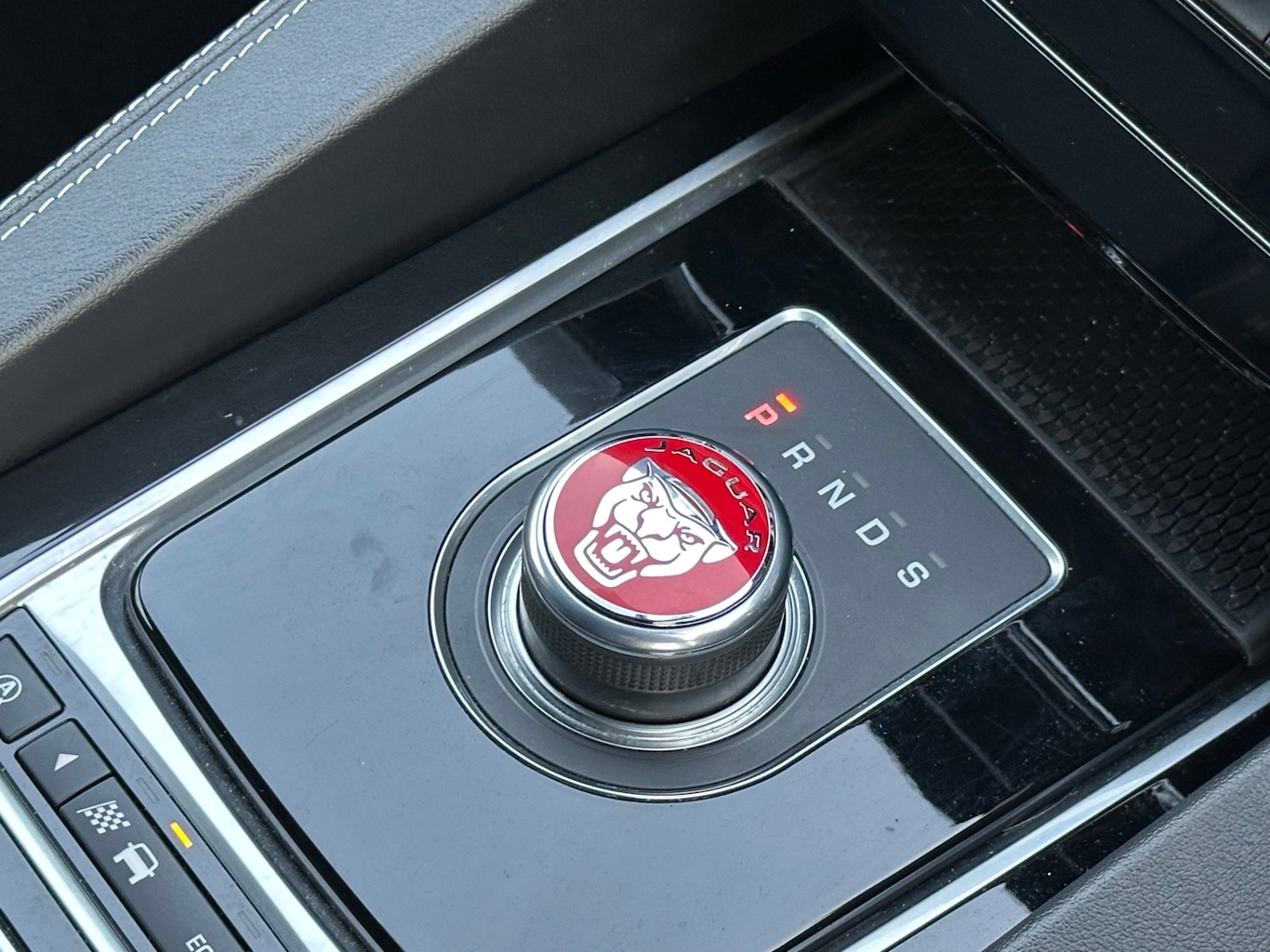 Used Jaguar F-Pace 2016 for sale - 77973064: Photo 38