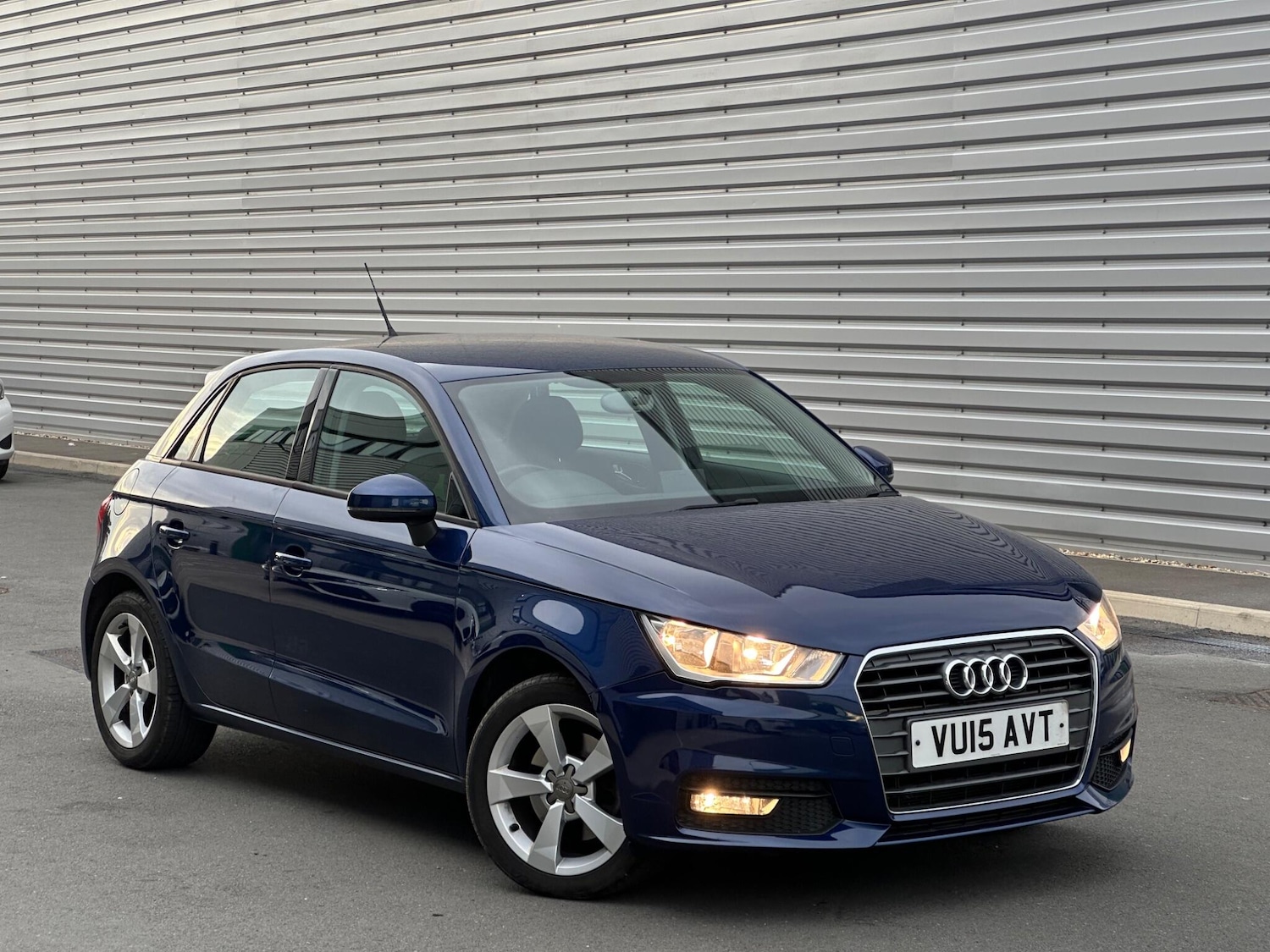 Used Audi A1 2015 for sale - 76094241: Photo 2