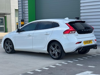 Used Volvo V40 2018 for sale - 79280152: Photo