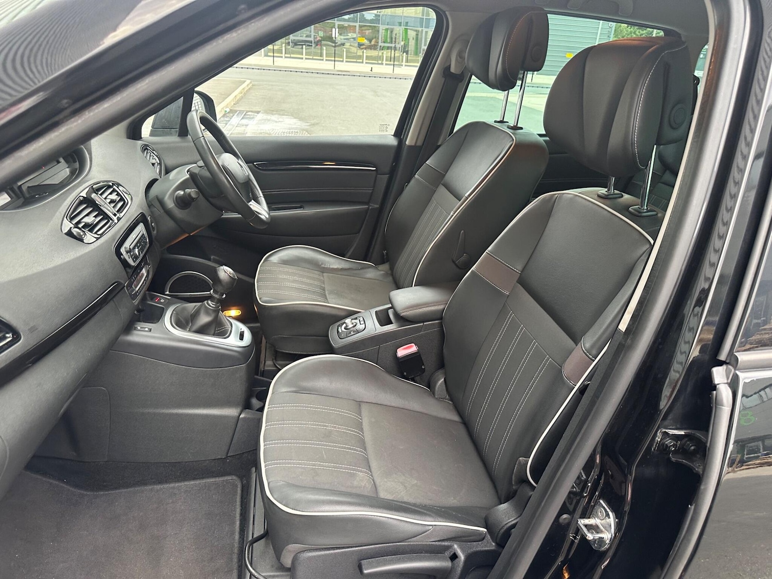 Used Renault Grand Scenic 2012 for sale - 76781194: Photo 47