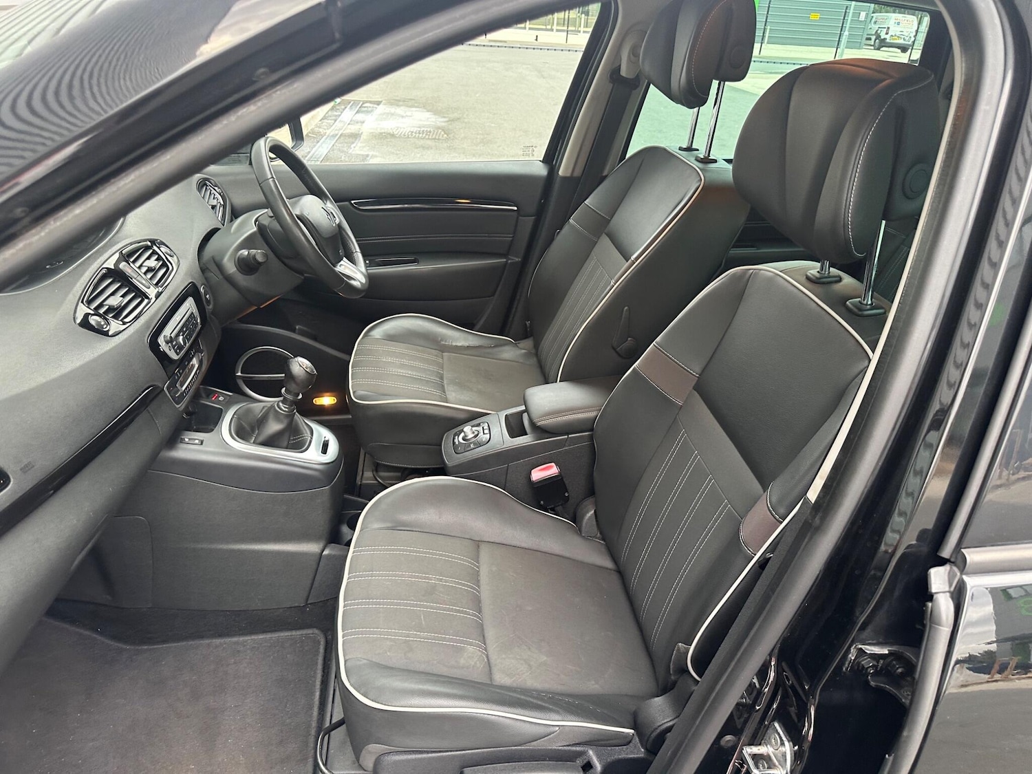 Used Renault Grand Scenic 2012 for sale - 76781194: Photo 48