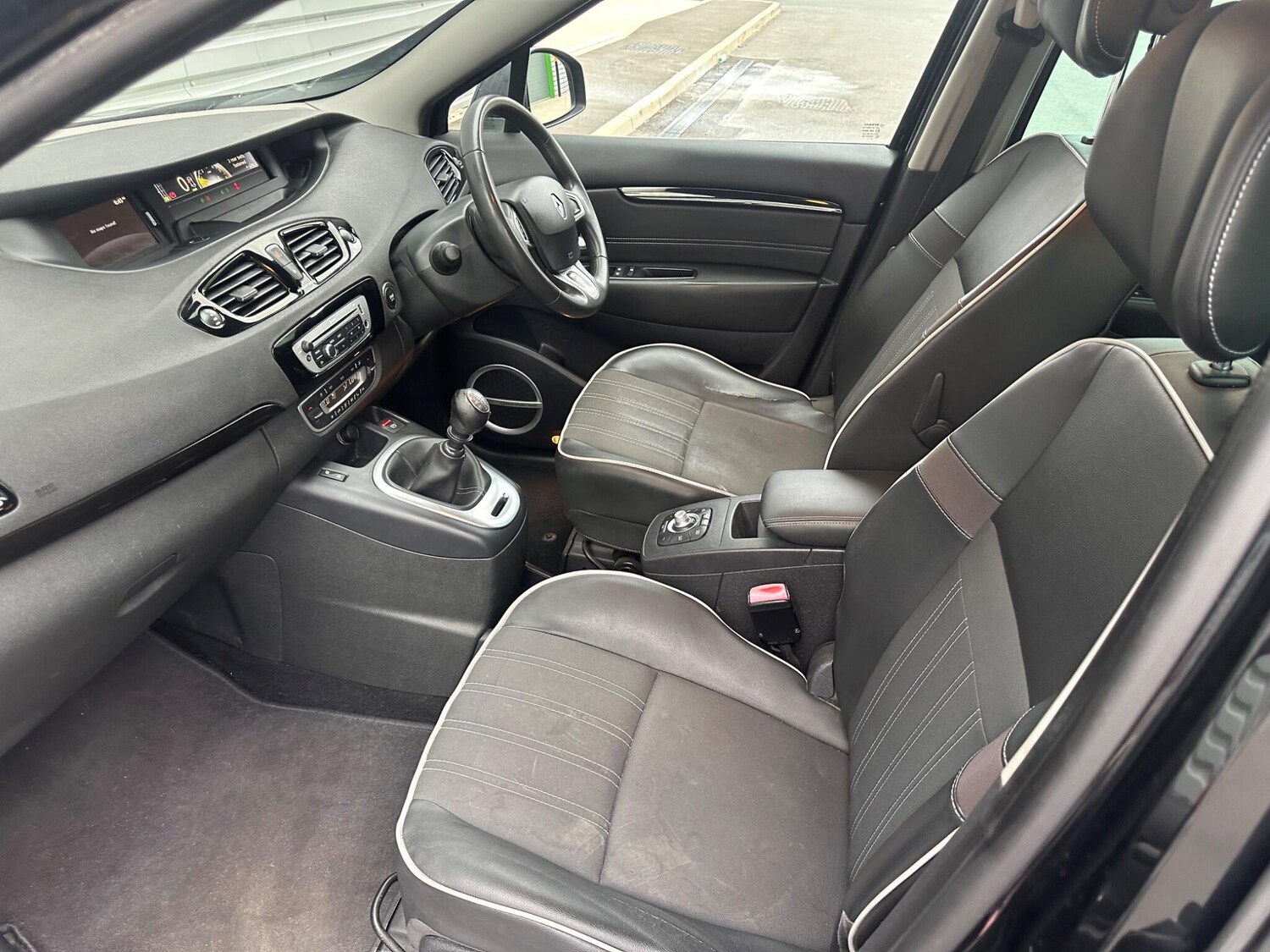 Used Renault Grand Scenic 2012 for sale - 76781194: Photo 51