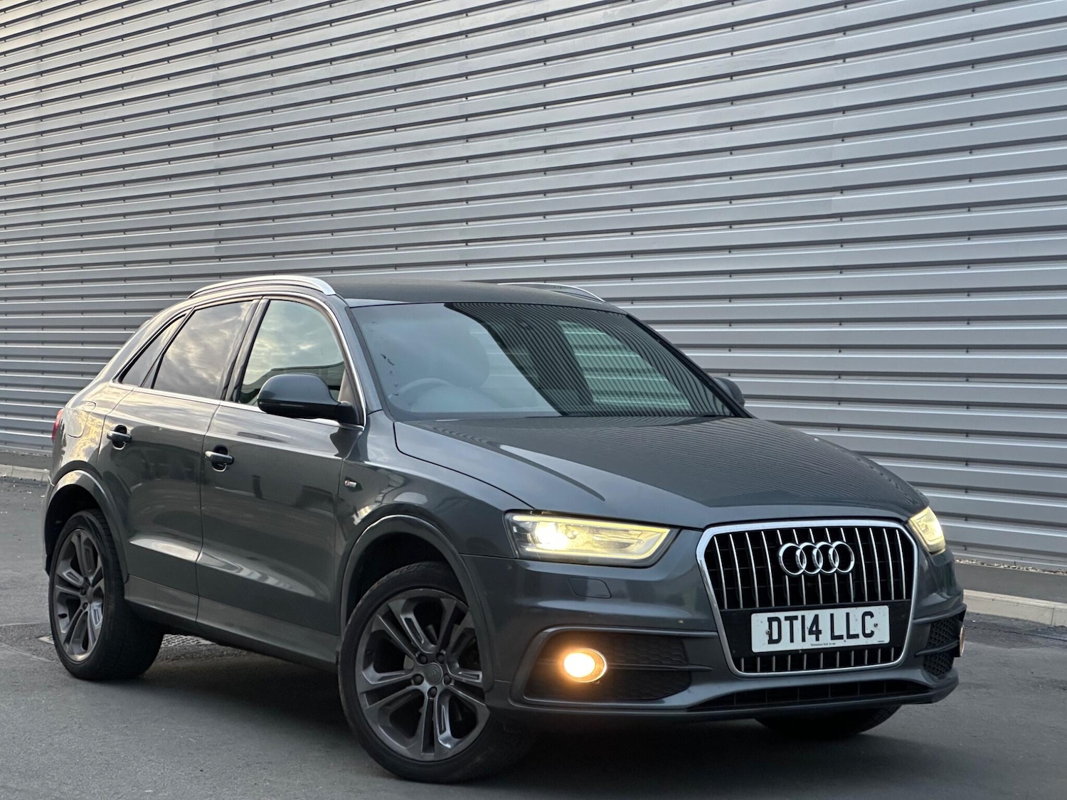Used Audi Q3 2014 for sale - 76527695: Photo 2