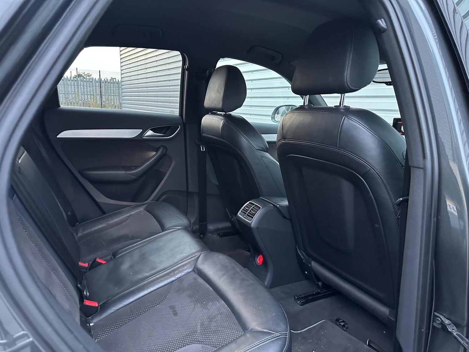 Used Audi Q3 2014 for sale - 76527695: Photo 28