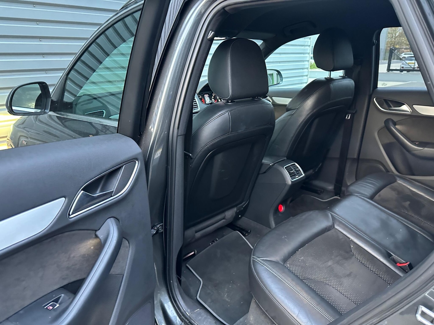 Used Audi Q3 2014 for sale - 76527695: Photo 30