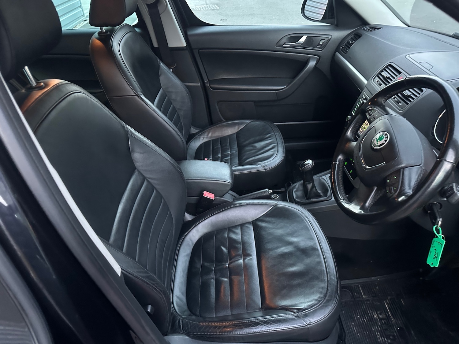 Used Skoda Yeti 2011 for sale - 77973137: Photo 37