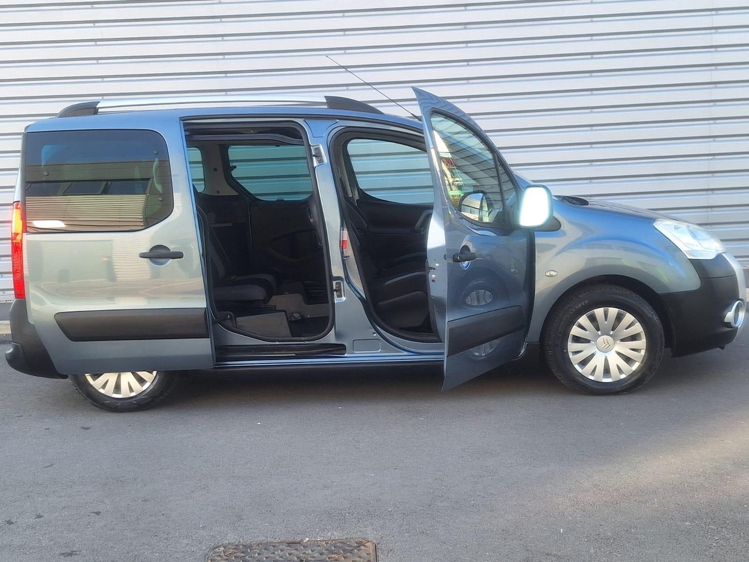 Vehicle 33