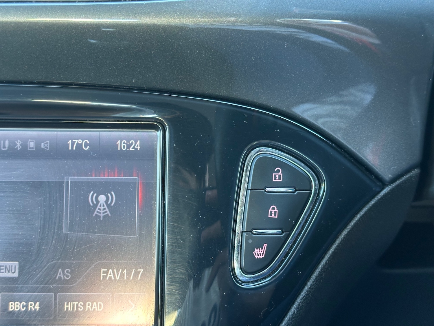 Used Vauxhall Corsa 2015 for sale - 78144778: Photo 35