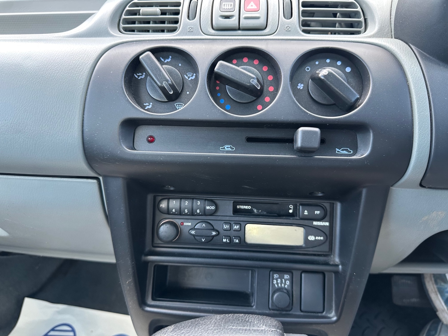 Used Nissan Micra 2000 for sale - 78211909: Photo 32