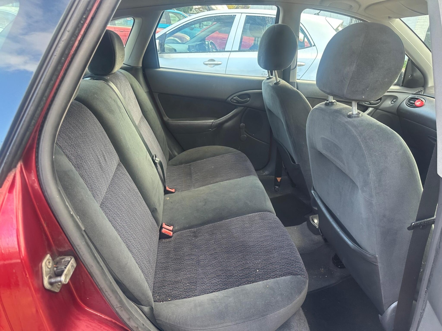 Used Ford Focus 2001 for sale - 76522252: Photo 11