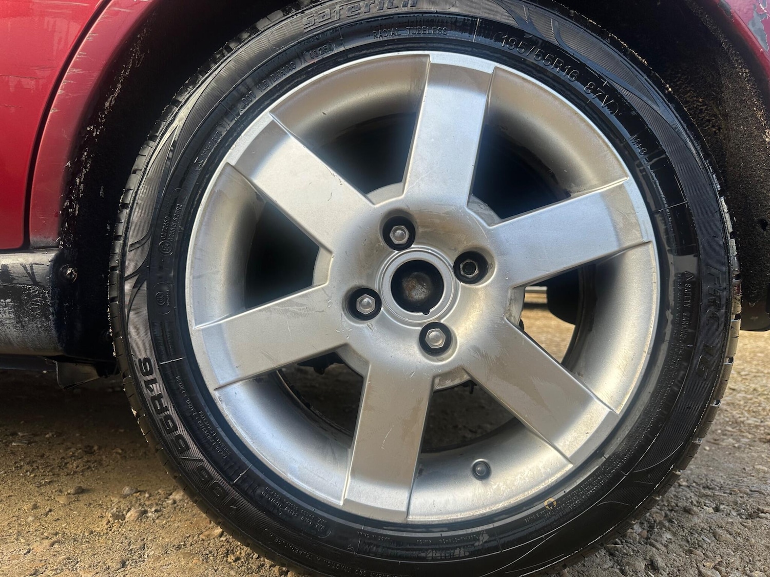 Used Ford Focus 2001 for sale - 76522252: Photo 5