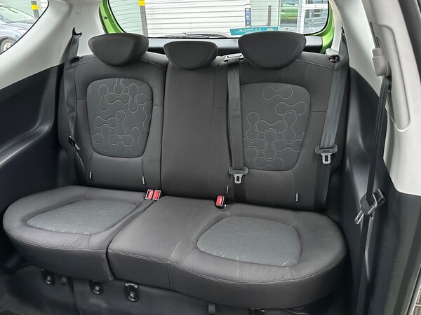 Used Hyundai i20 2009 for sale - 76239285: Photo 32