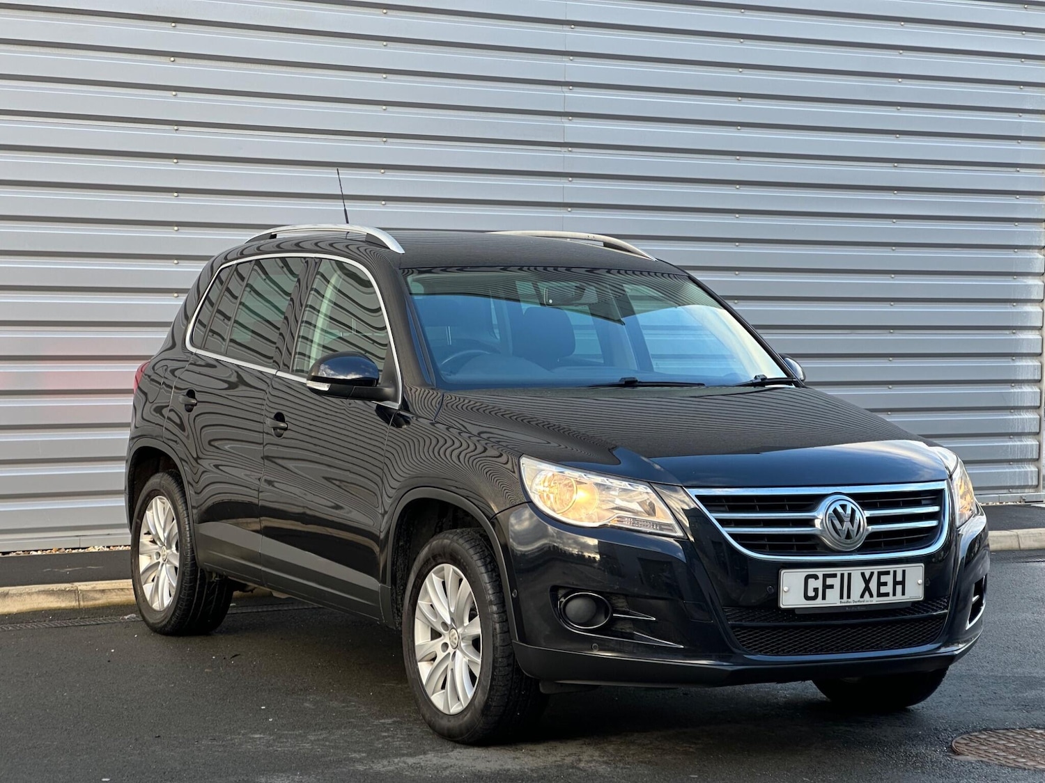 Used Volkswagen Tiguan 2011 for sale - 76886954: Photo 2