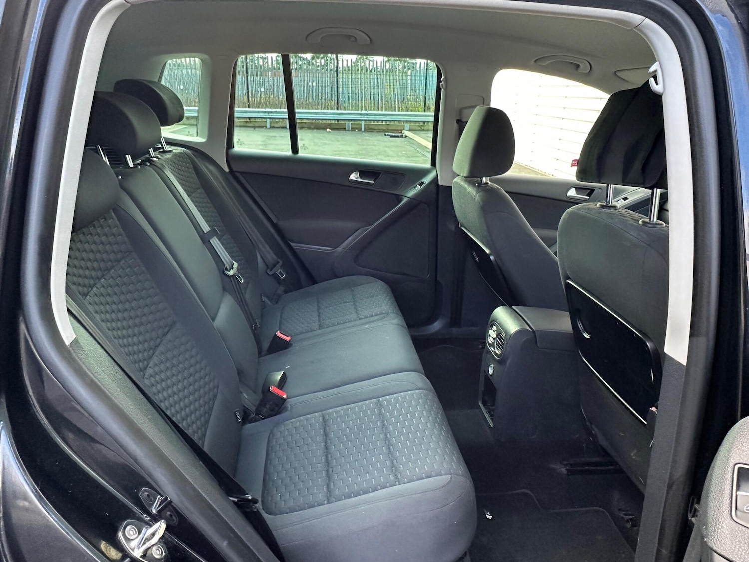 Used Volkswagen Tiguan 2011 for sale - 76886954: Photo 24