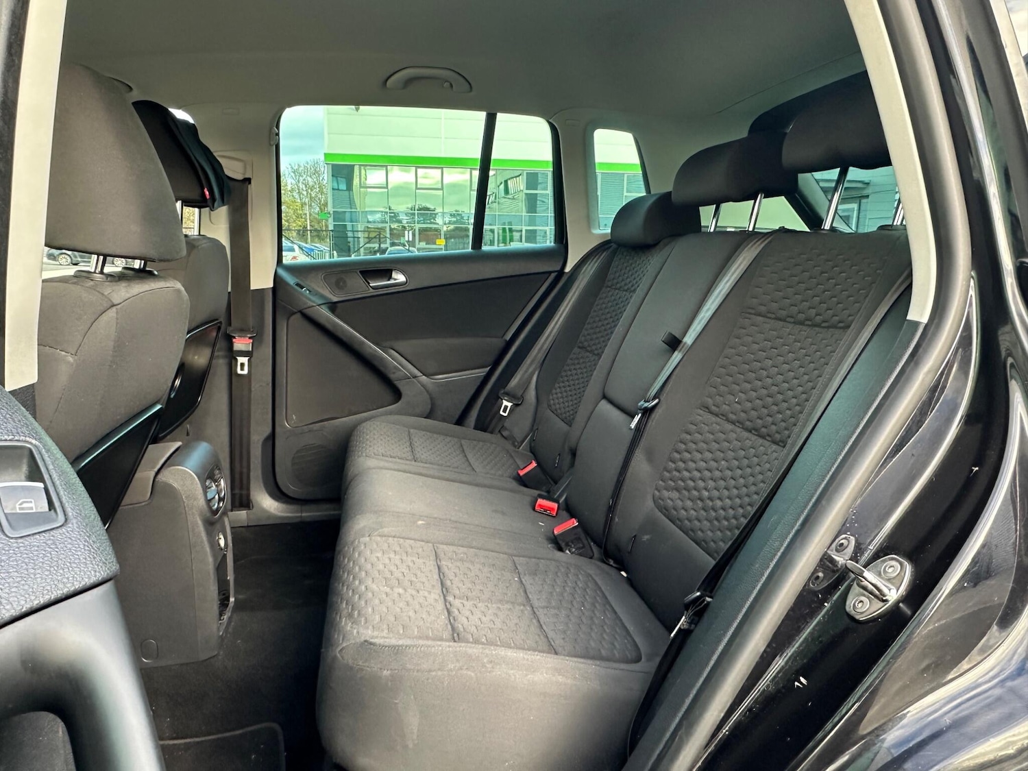 Used Volkswagen Tiguan 2011 for sale - 76886954: Photo 27