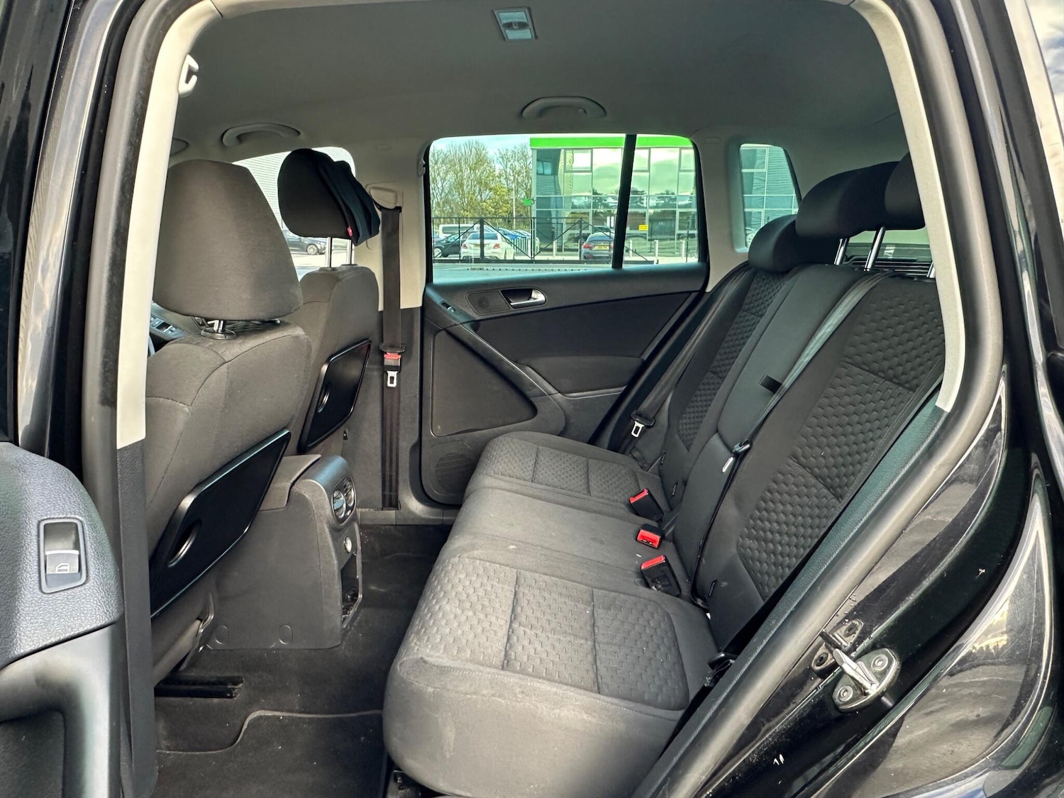 Used Volkswagen Tiguan 2011 for sale - 76886954: Photo 28