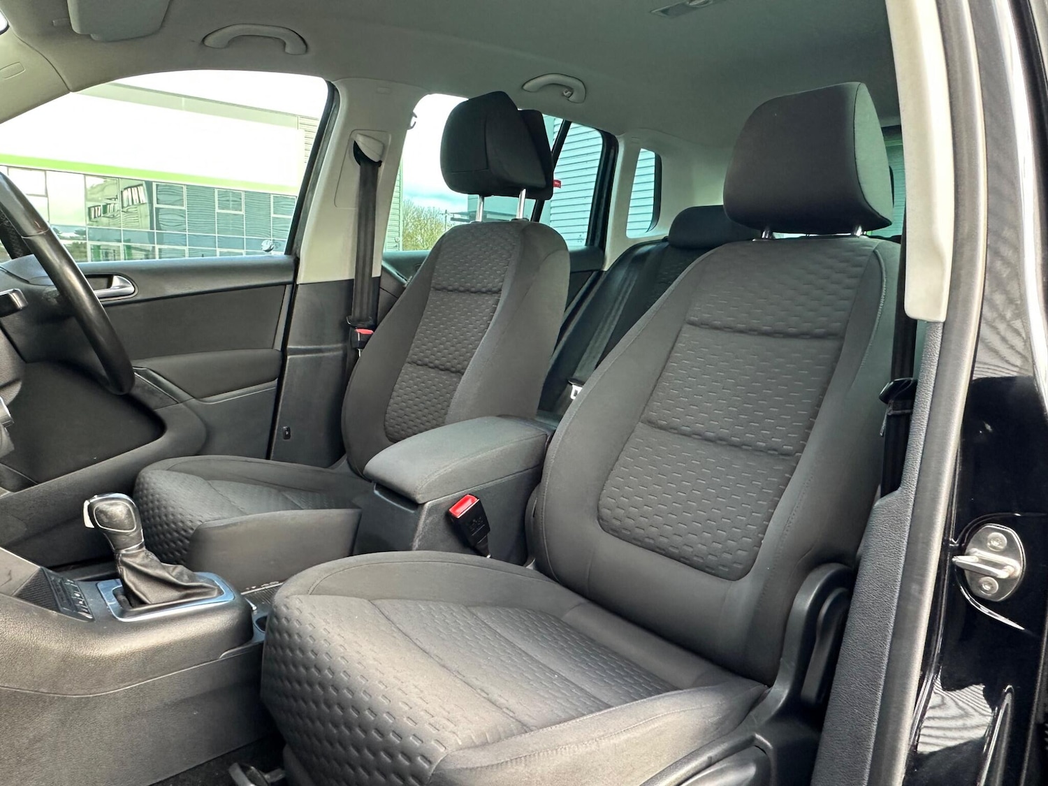 Used Volkswagen Tiguan 2011 for sale - 76886954: Photo 29