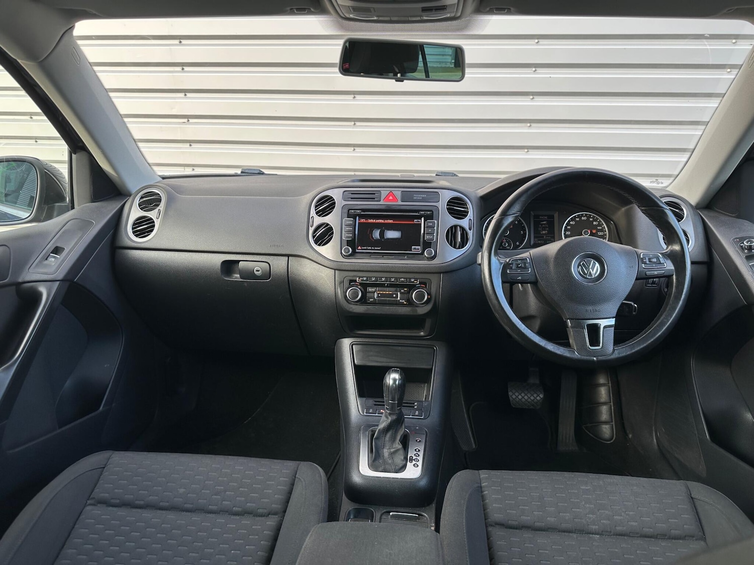 Used Volkswagen Tiguan 2011 for sale - 76886954: Photo 34