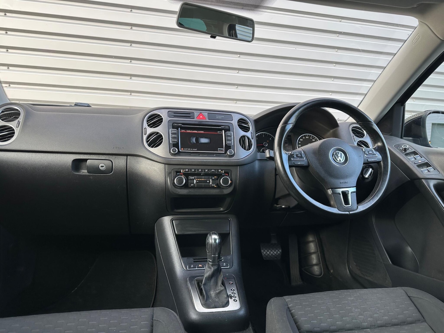 Used Volkswagen Tiguan 2011 for sale - 76886954: Photo 35