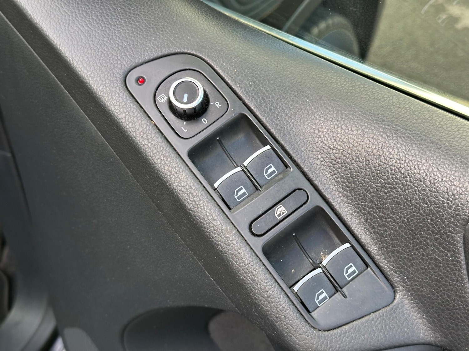 Used Volkswagen Tiguan 2011 for sale - 76886954: Photo 43