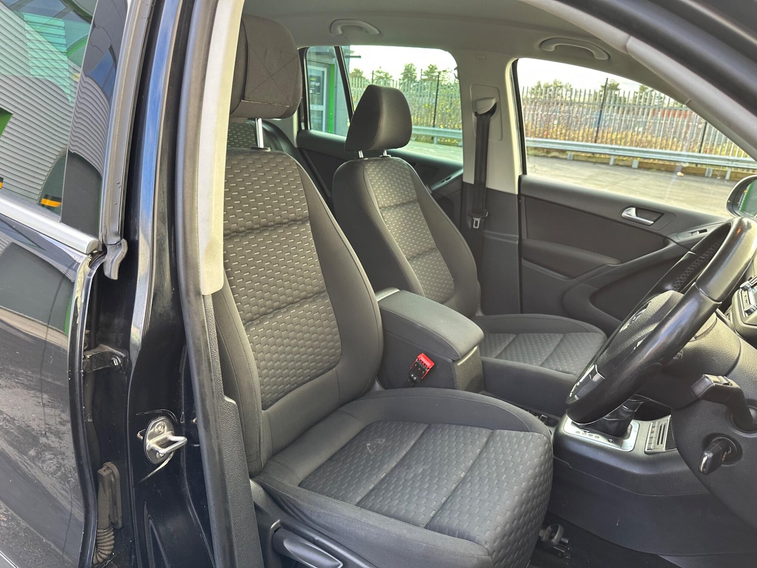 Used Volkswagen Tiguan 2011 for sale - 76886954: Photo 44