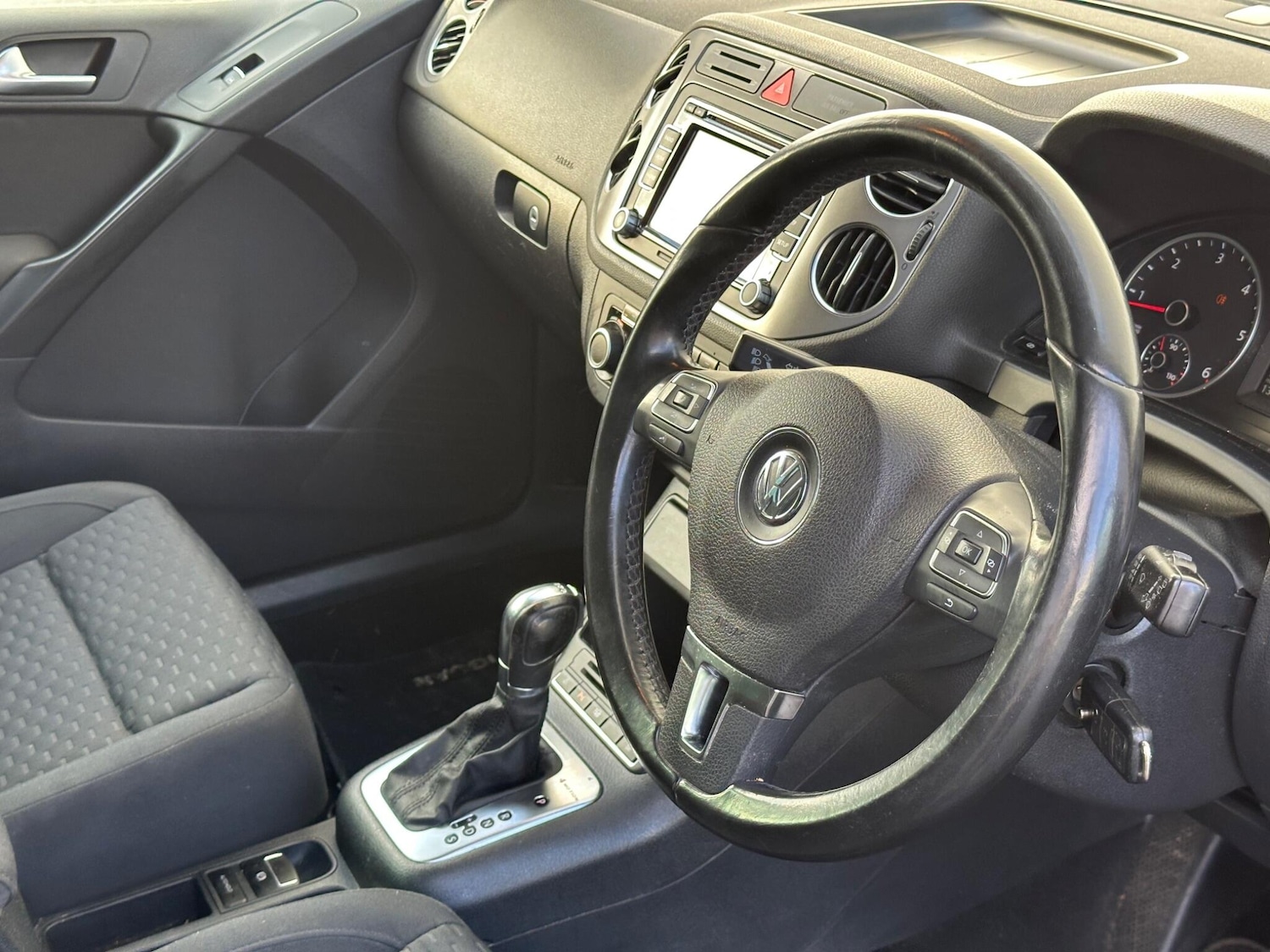 Used Volkswagen Tiguan 2011 for sale - 76886954: Photo 45