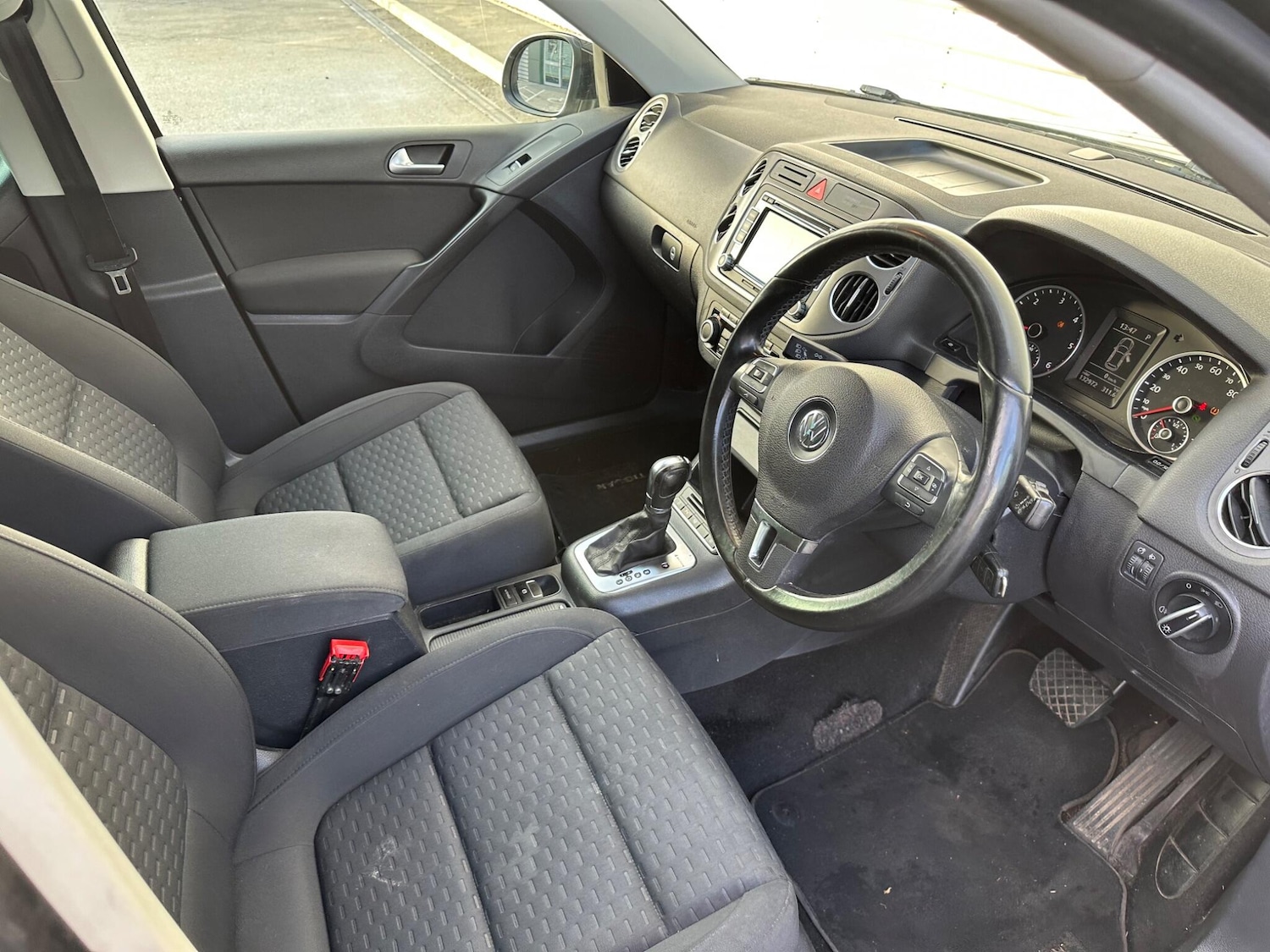 Used Volkswagen Tiguan 2011 for sale - 76886954: Photo 49