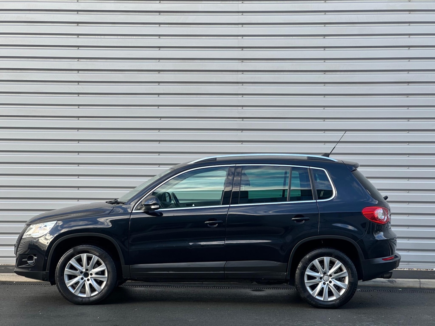 Used Volkswagen Tiguan 2011 for sale - 76886954: Photo 5