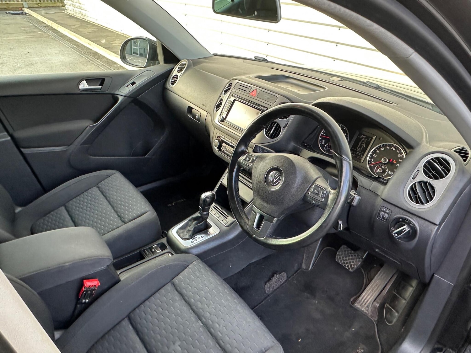 Used Volkswagen Tiguan 2011 for sale - 76886954: Photo 50